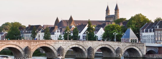 transfer from maastricht airport to maastricht city taxi limousine minivan minibus coach